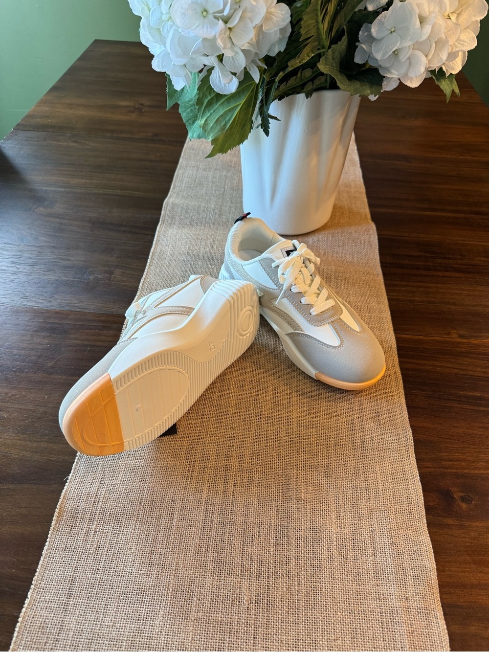 Women’s Casual Sneakers in White and Beige - Lightweight Comfort - Picture 4 of 5
